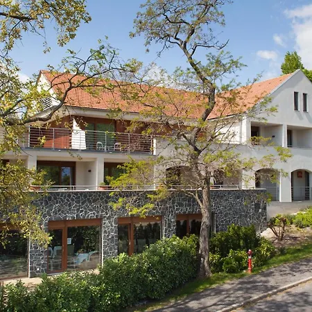 邦尼欧拜德埃格萨米酒店 4*